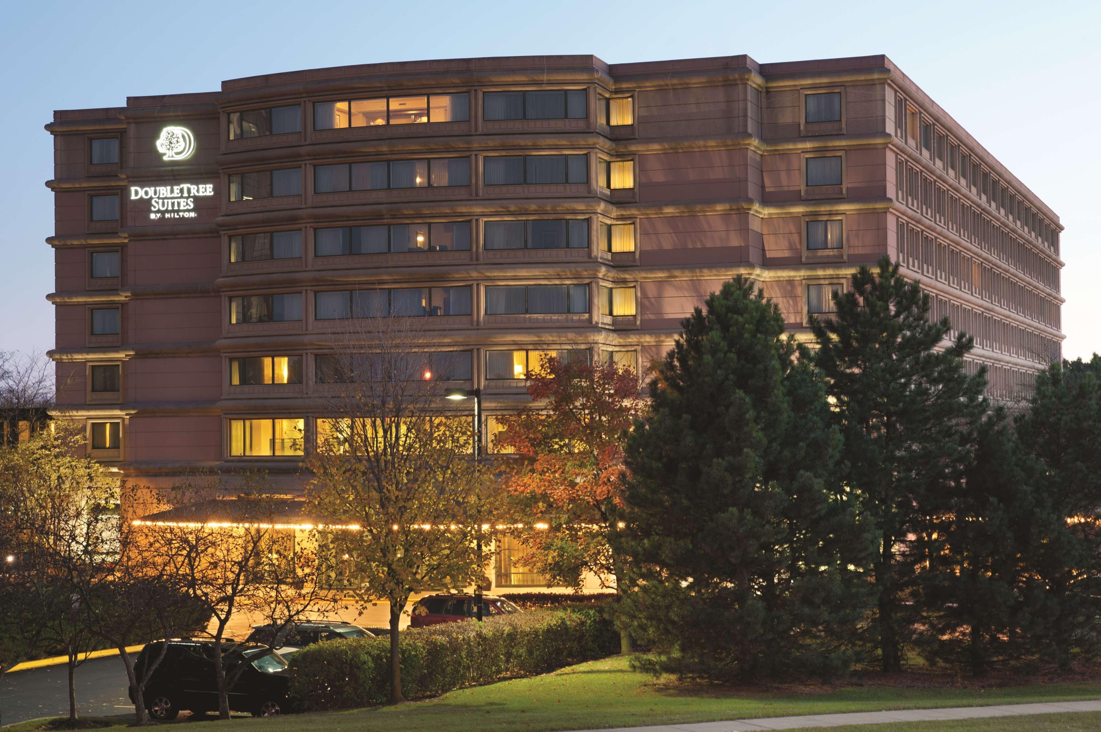 Doubletree Suites By Hilton Hotel & Conference Center Chicago-Downers Grove Exterior photo