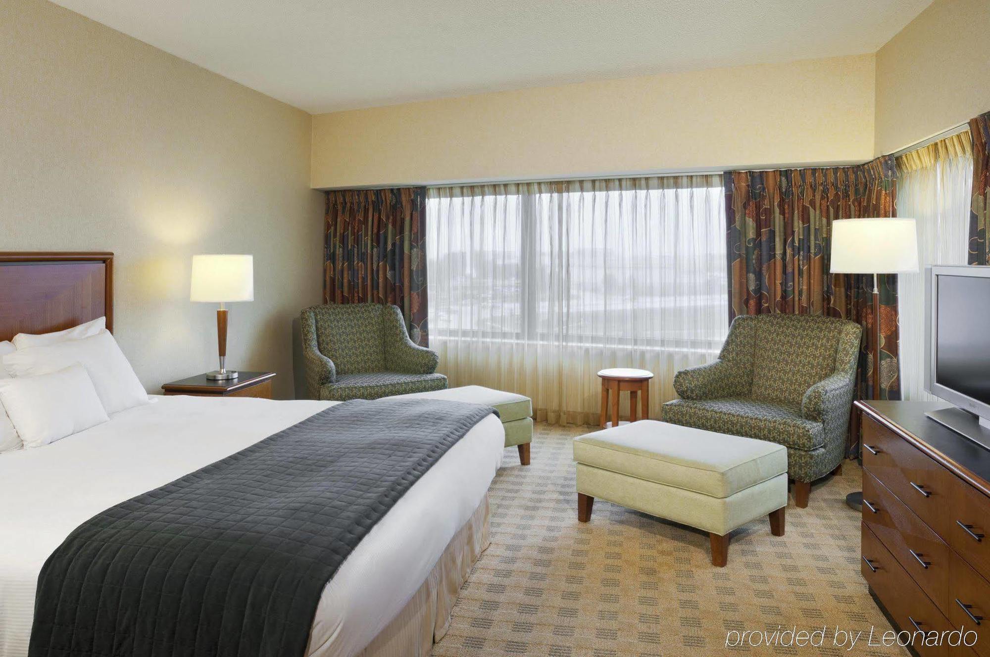 Doubletree Suites By Hilton Hotel & Conference Center Chicago-Downers Grove Room photo