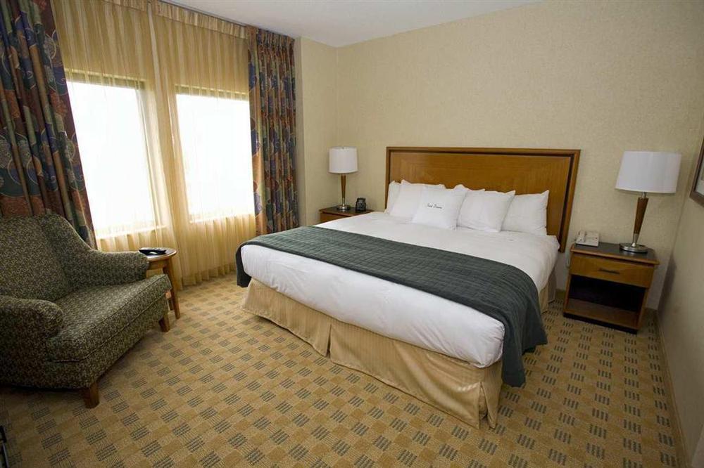 Doubletree Suites By Hilton Hotel & Conference Center Chicago-Downers Grove Room photo